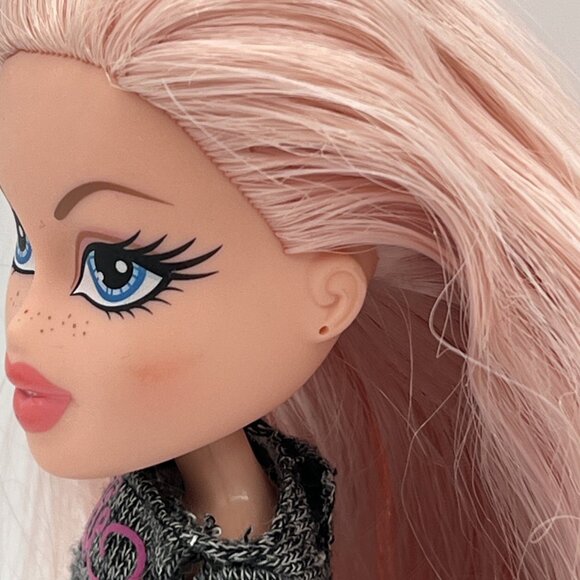 Bratz Cloe Doll Selfie Snaps Reboot 2015 MGA Entertainment pink hair - Picture 8 of 15